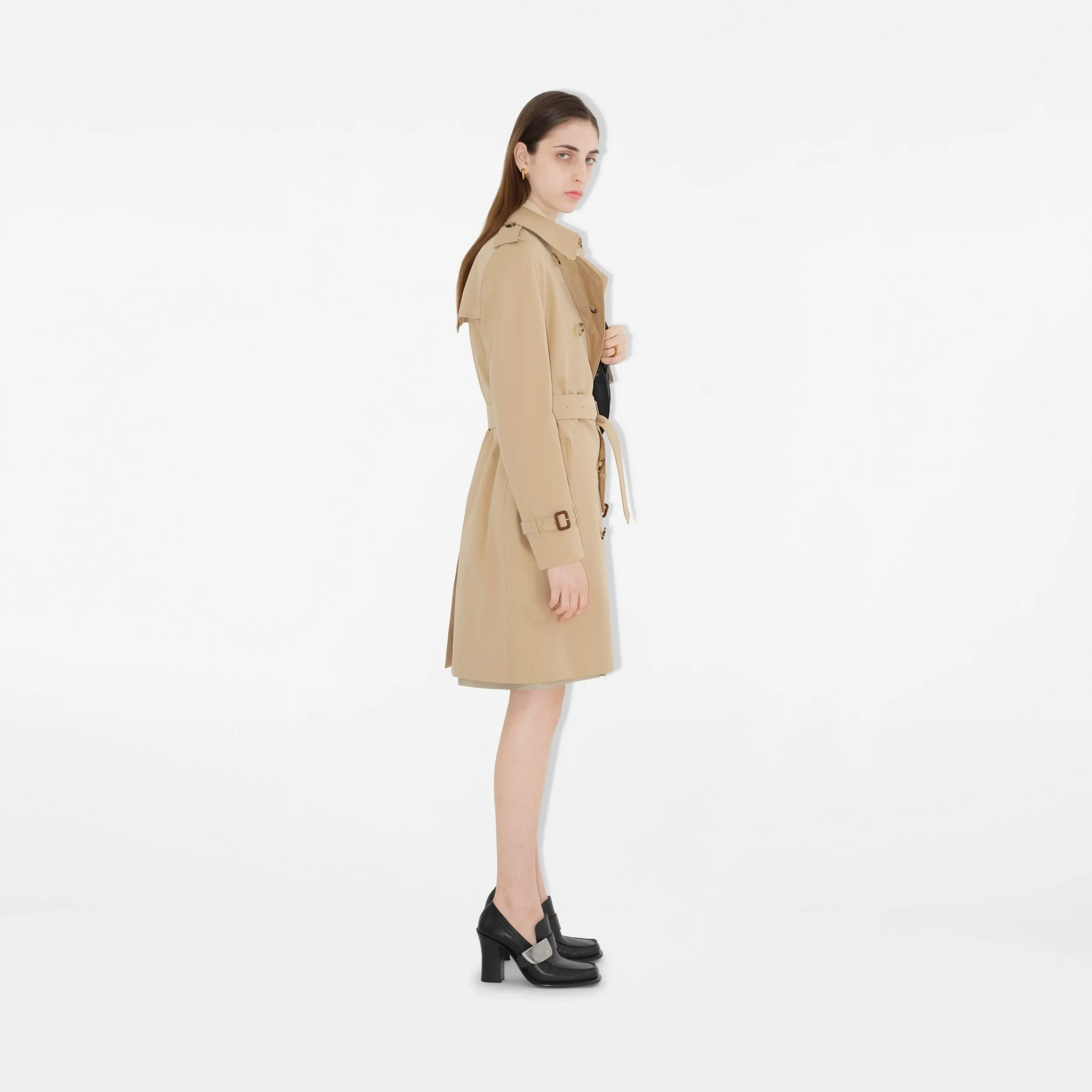 Burberry Kensington Mid Length Trench in Honey