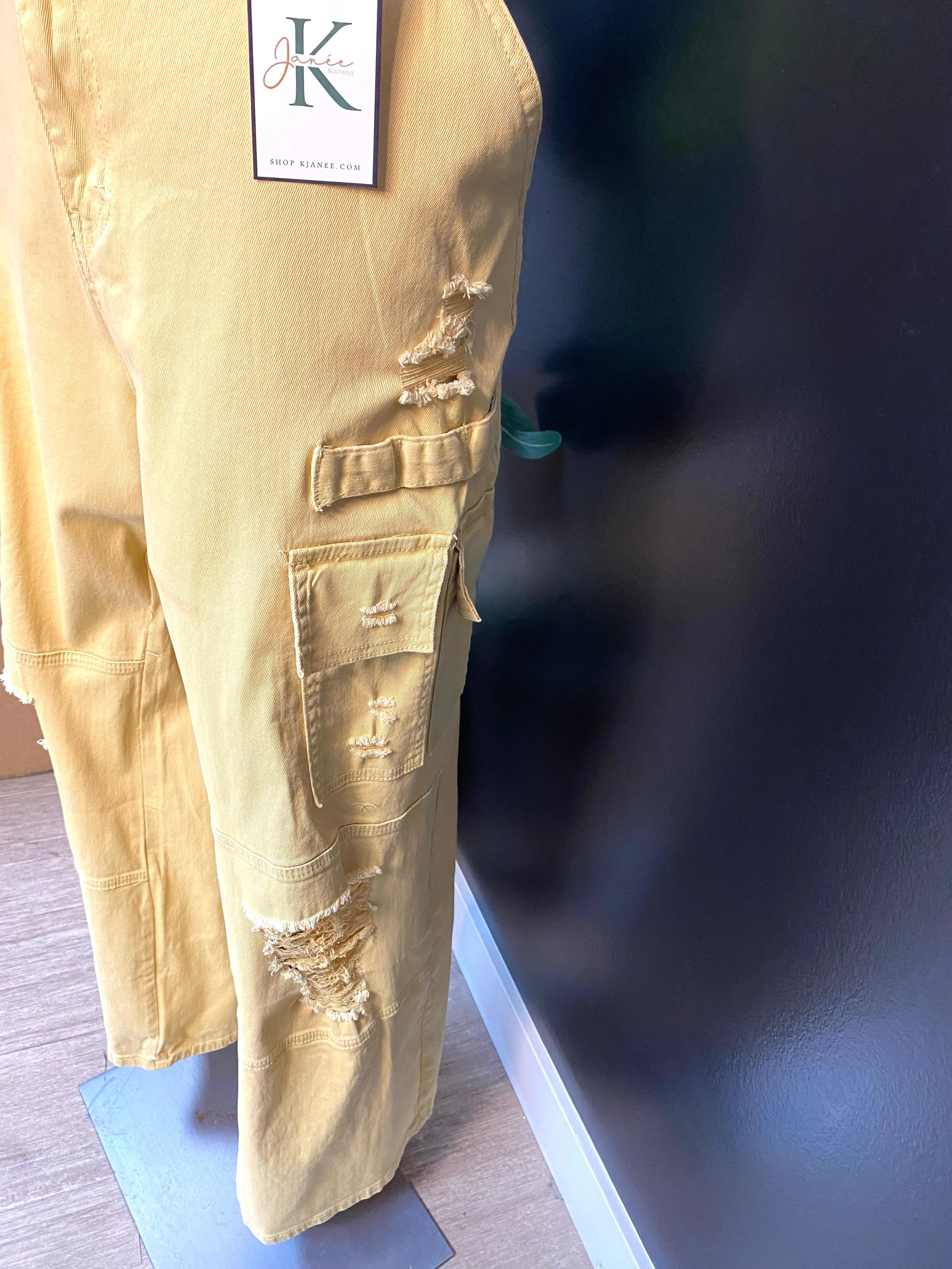 Curvy Lightweight Cargo