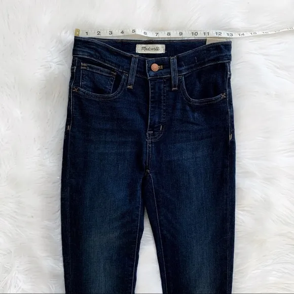 MADEWELL Dark Wash 9” Skinny Jeans!
