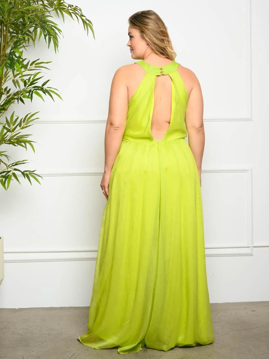PLUS SIZE SLEEVELESS JUMPSUIT